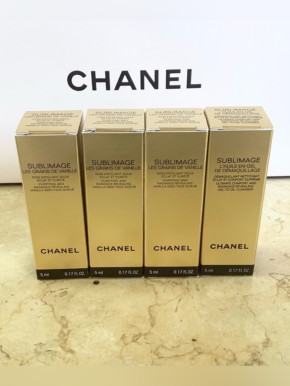 CHANEL Sublimage Les Grains de Vanille Face Scrub - Gold